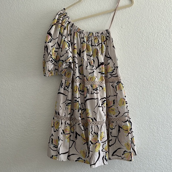 Velvet by Graham & Spencer Anthropologie Cream Floral One Shoulder Dress - Picture 3 of 7